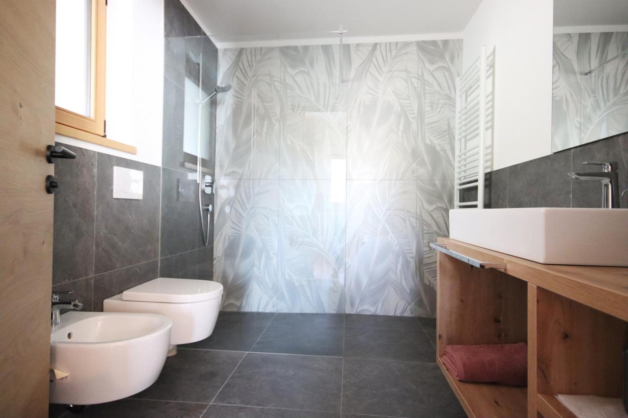 Aurturist Roulette Apartment